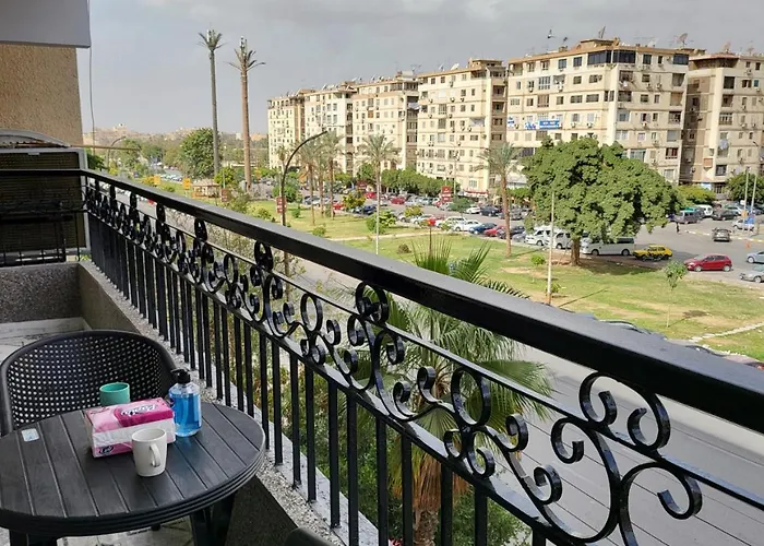 Flat At Prime Location With Wifi And Garden View Near Cai Airport