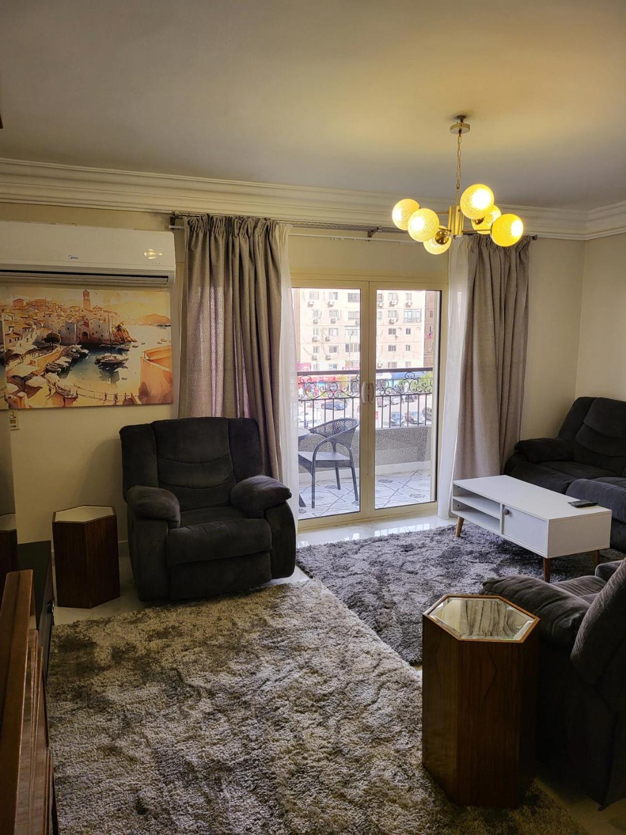 Flat At Prime Location With Wifi And Garden View Near Cai Airport Appartement Le Caire