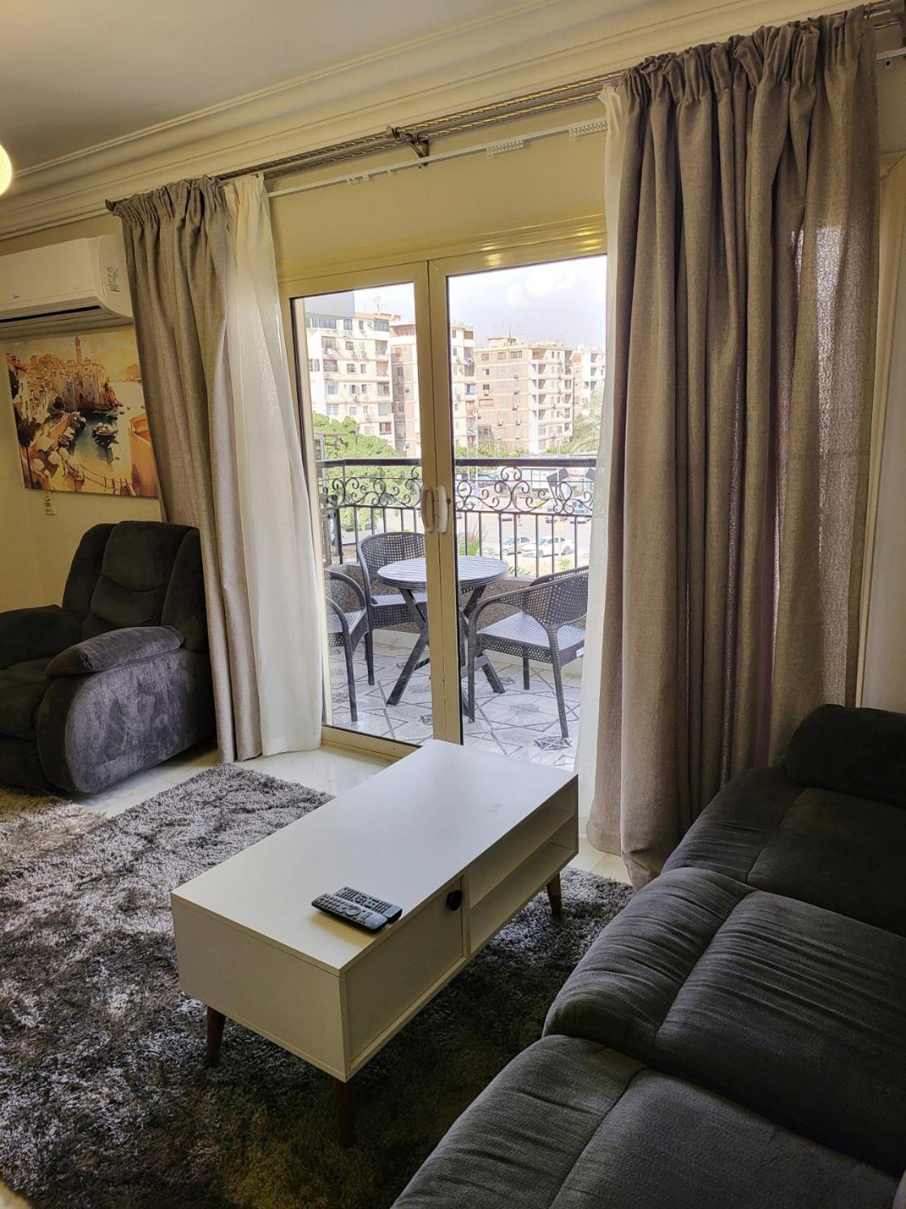 Apartamento Flat At Prime Location With Wifi And Garden View Near Cai Airport Cairo