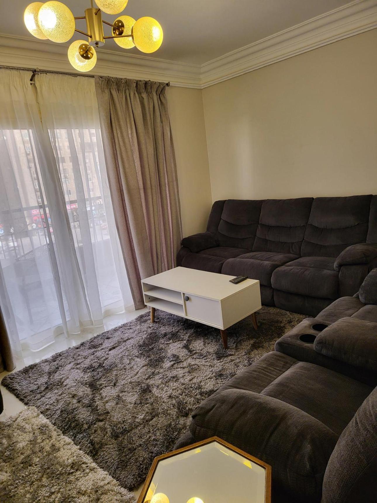 Flat At Prime Location With Wifi And Garden View Near Cai Airport Apartamento *