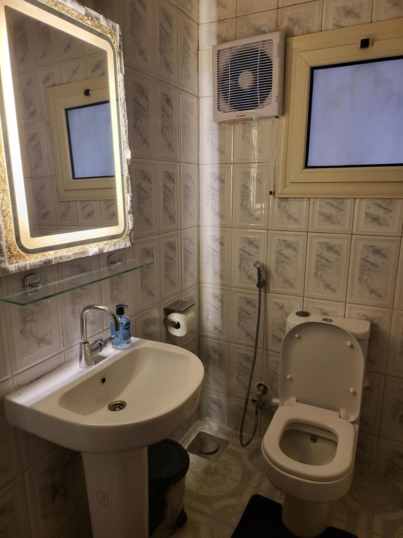 Apartamento Flat At Prime Location With Wifi And Garden View Near Cai Airport Cairo